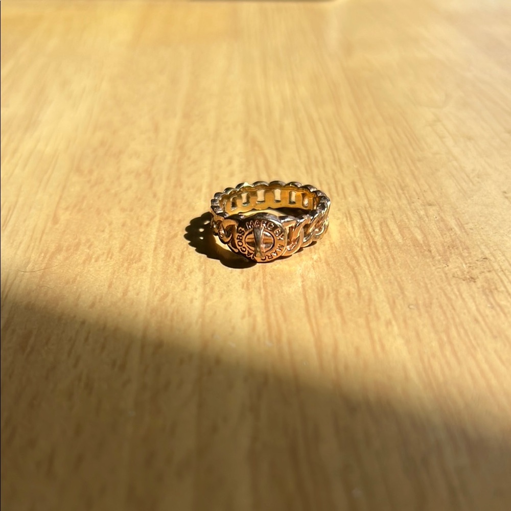 Elegant Gold Women's Ring